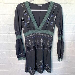 Debbie Katz Embroidered South Beach Blue Bell Sleeve Dress size S